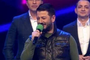 Галустян показал пародию на сцене КВН