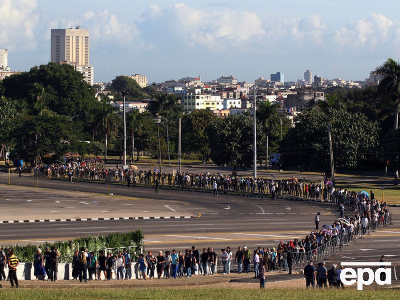 Кастро было 90 лет