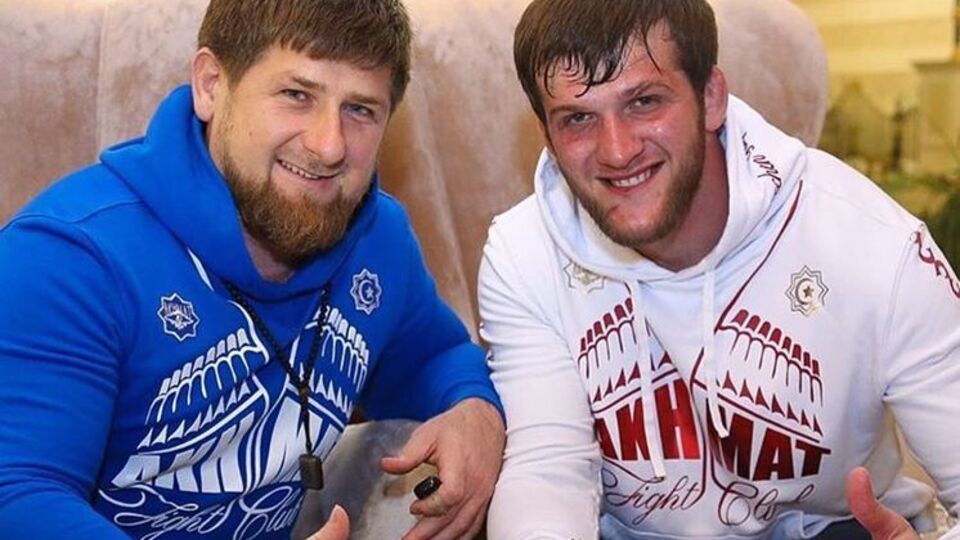 Эдилов (на фото справа) поблагодарил Кадырова за "доброе участие" в его жизни