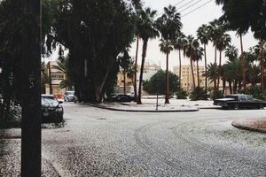 Снег выпал в сезон дождей