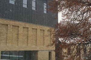 Фасад здания открыли для всеобщего обозрения