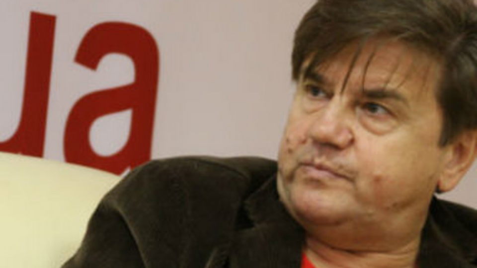 Карасев считает, что поскольку Ефремов не сбежал из Украины, это означает, что доказательств против него у следствия мало