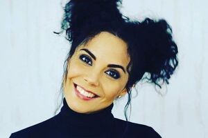 Каменских показала фигуру на обложке журнала