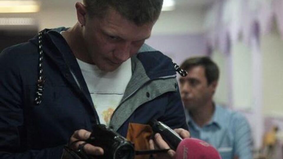 Сергей Ерженков говорит, что его и его коллегу в оккупированном Донецке пришли задерживать пять человек