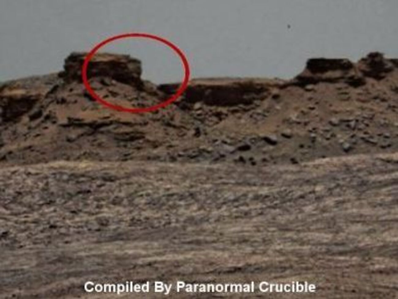 По мнению автора видео, профиль на скале доказывает существование жизни на Марсе