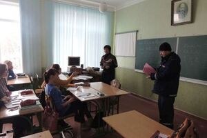 Сегодня занятия в школе продолжатся