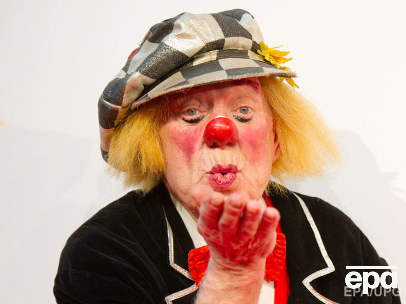 Олега Попова похоронят в Германии