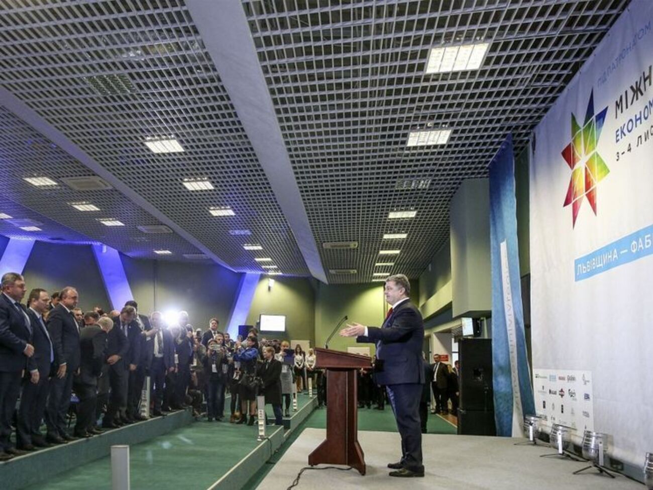 Петр Порошенко:&nbsp;Подписал, отправил&nbsp;&ndash;&nbsp;и экспорт уже осуществляется