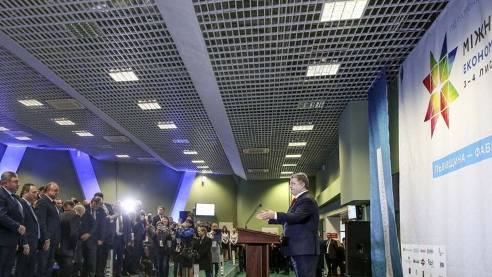 Петр Порошенко: Подписал, отправил – и экспорт уже осуществляется