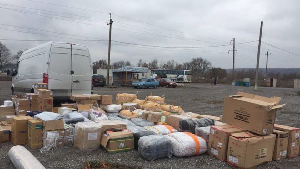 Водитель автомобиля по заказу боевиков пытался нелегально переправить товары на временно оккупированные территории