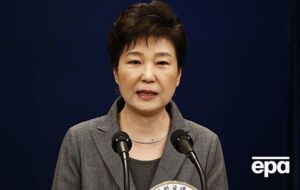 По словам представителя "Сэнури", парламент должен решить судьбу Пак Кын Хе до 8 декабря