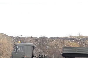 В Керчь перебросили колонну военной техники, среди которой ЗРК "Антей-2500"