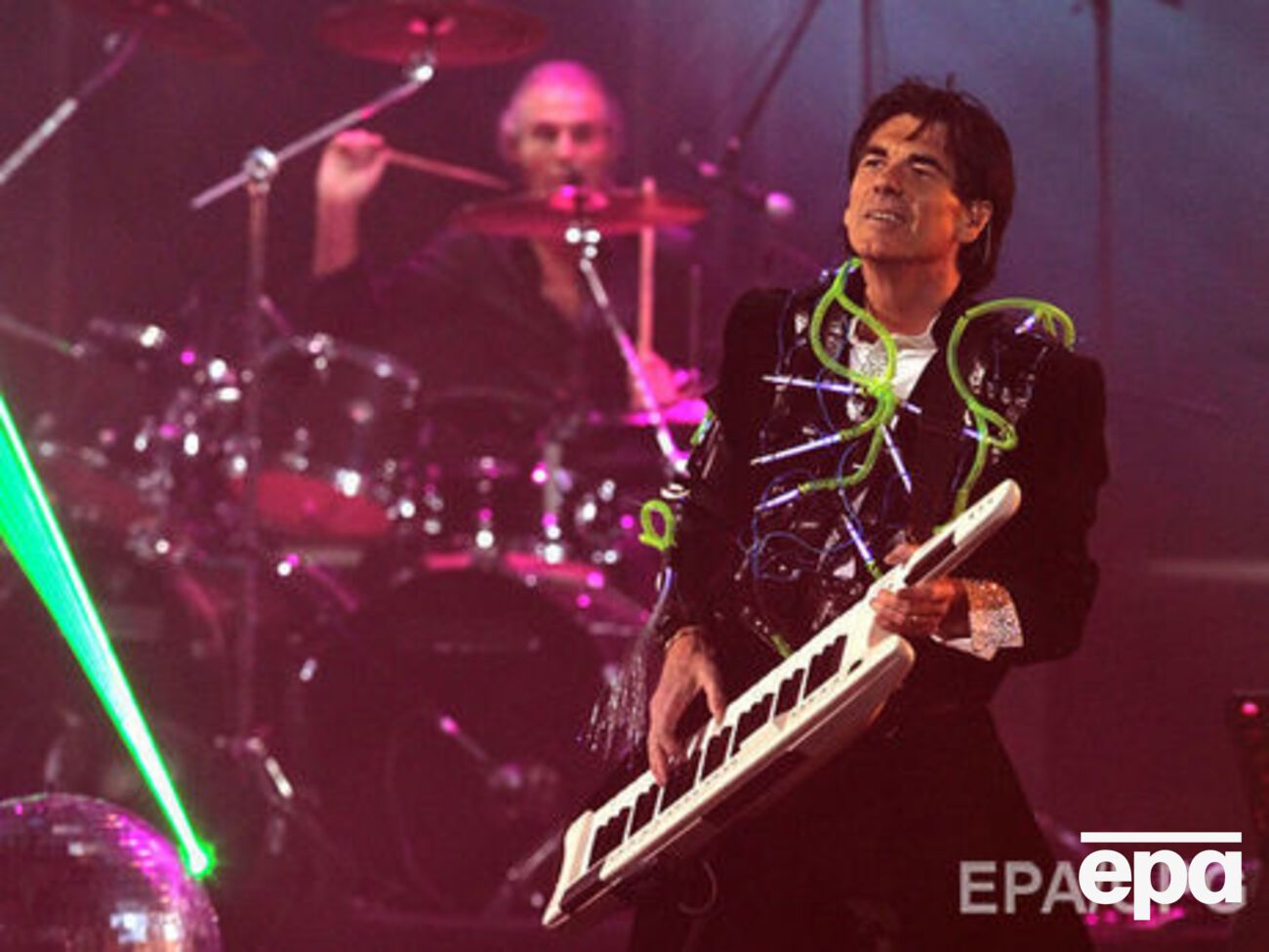 Песня Киркорова похожа на замедленную версию песни Маруани