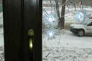 В окна стреляли из огнестрельного оружия