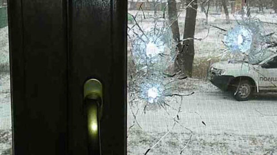 В окна стреляли из огнестрельного оружия
