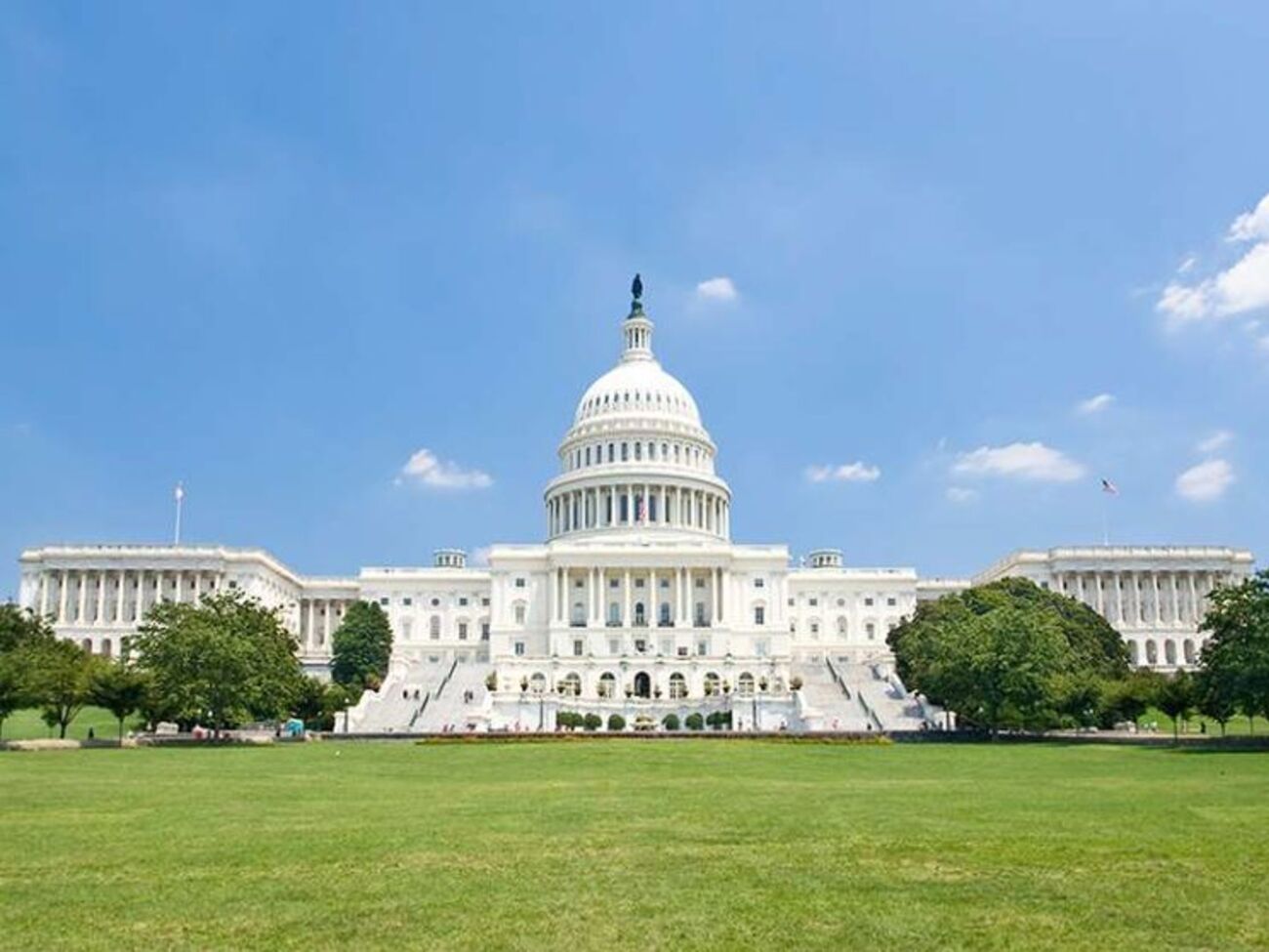 Конгрессу США предлагают предоставить Украине летальное оружие