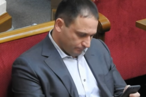 ТСН: 2 и 3 ноября Добкин не пришел на заседания парламента, а его мобильный телефон отключен