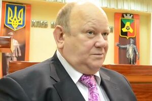 Суд оставил под стражей мэра Торецка Слепцова
