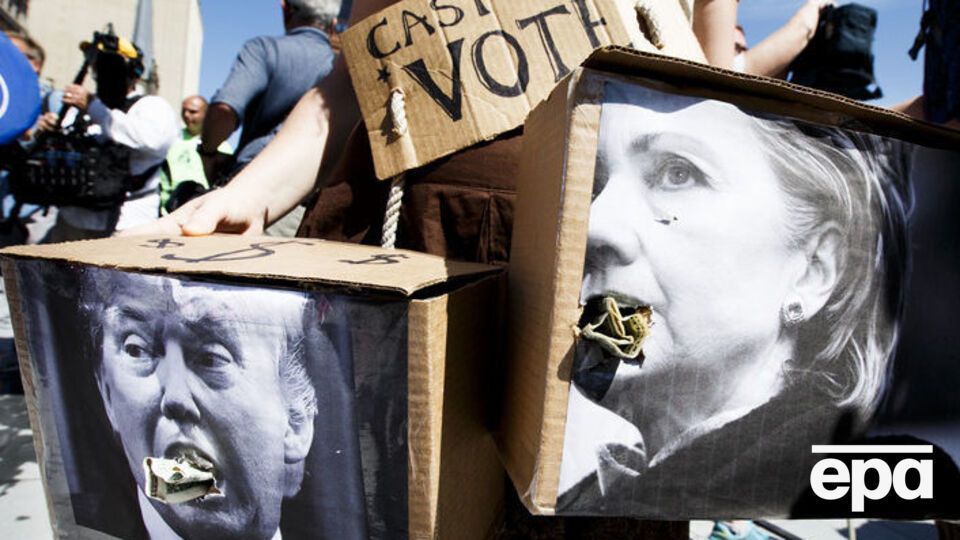 По информации разведки США, Москва будет пытаться "создать путаницу среди избирателей", обвиняя избирательные штабы Клинтон и Трампа в нарушениях закона