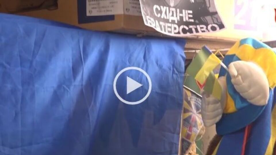 Боевики заявляют, что нашли у задержанных символику батальона "Азов"