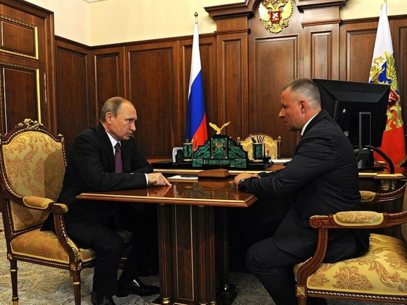 Путин беседует с Зиничевым