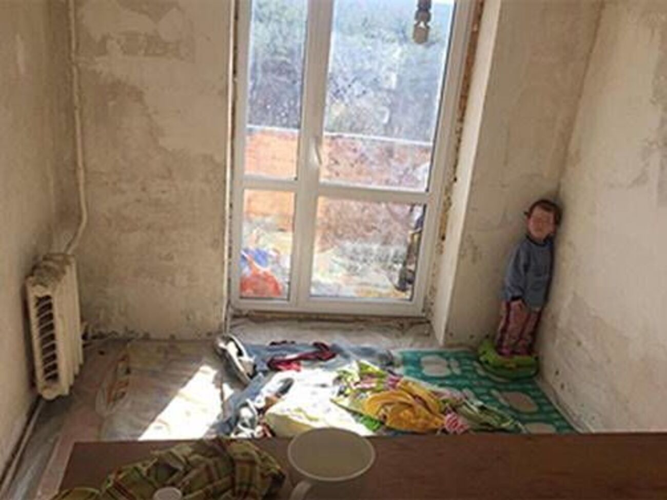 Ребенок жил в таких условиях около года