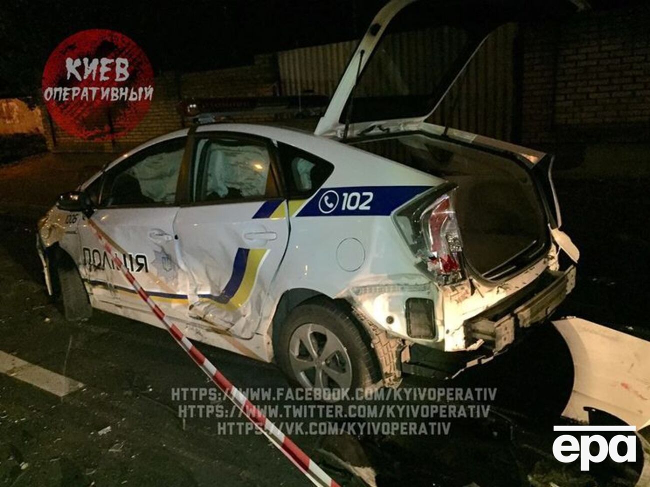 Разбитый в аварии автомобиль патрульной полиции