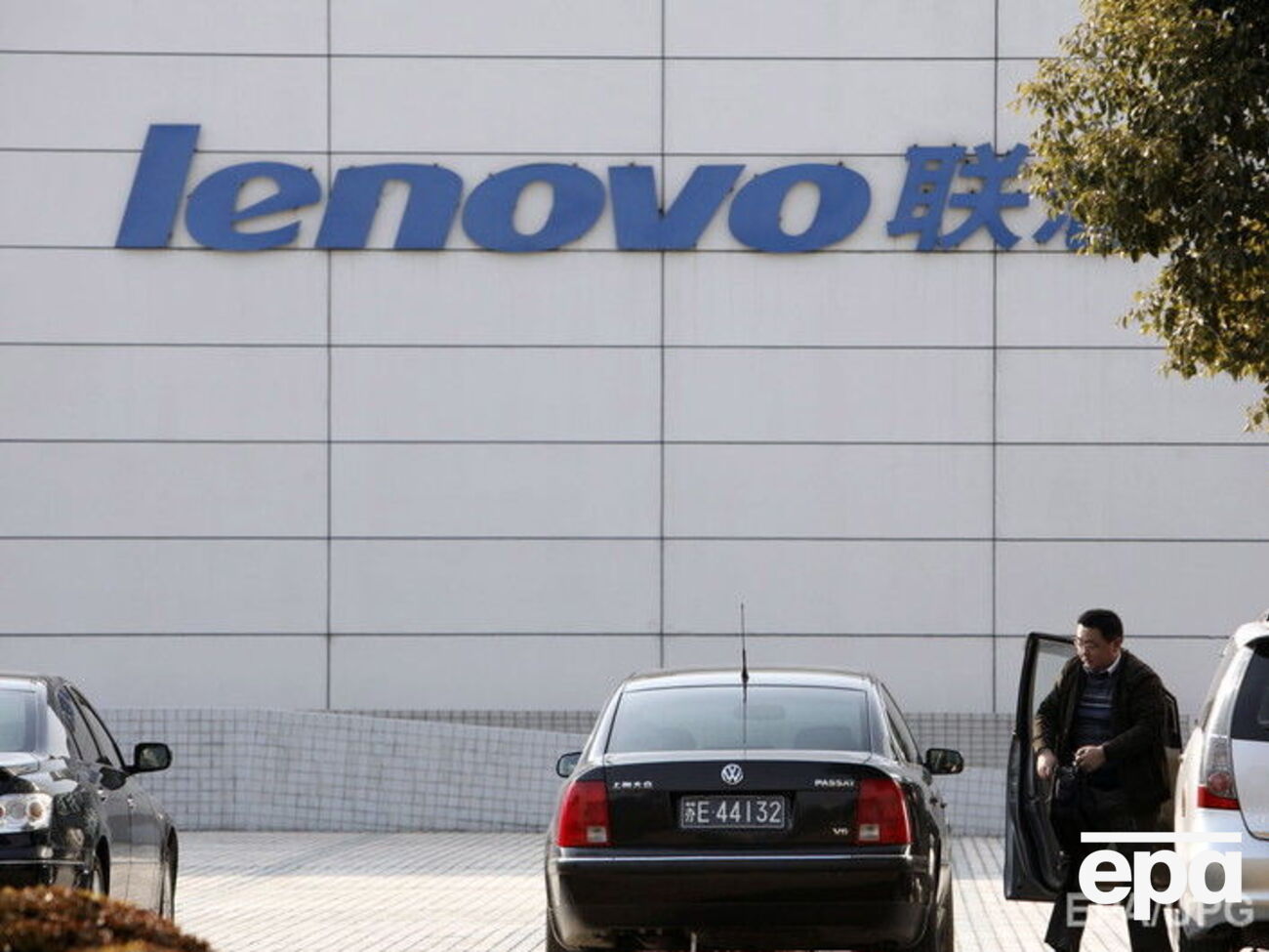 Lenovo откажется от смартфонов под своим брендом, пишут СМИ