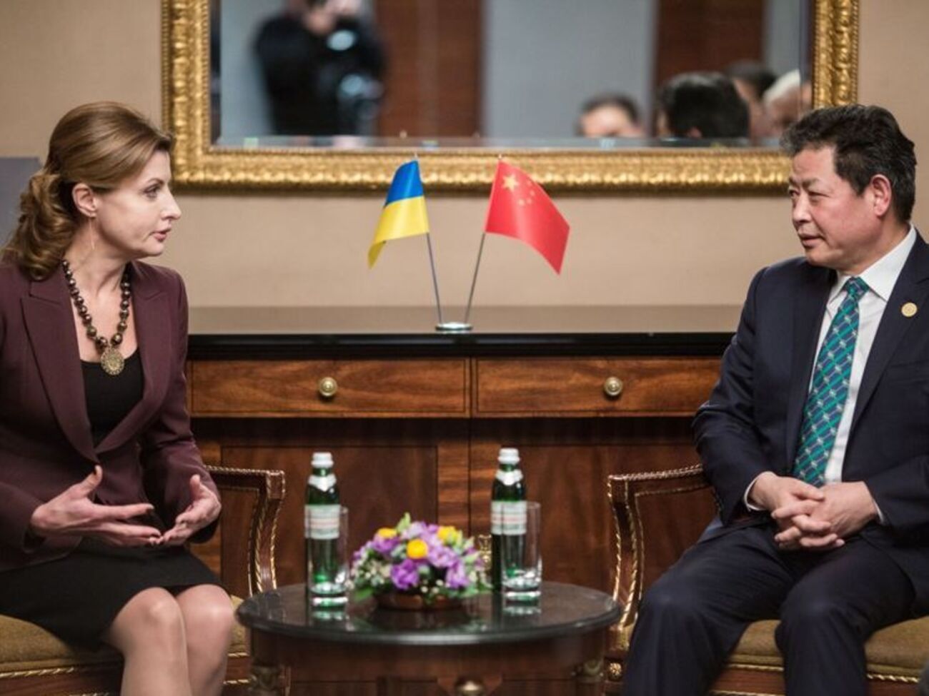 Грантовое соглашение подписали Марина Порошенко и председатель Международной торговой палаты Великого шелкового пути Люй Цзяньчжун