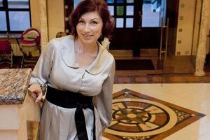 Сябитова: Это снаружи и внутри гостевого дома. Не успела покрасить дом, начались холода. Но Новый год я буду встречать на своей земле и в своем доме