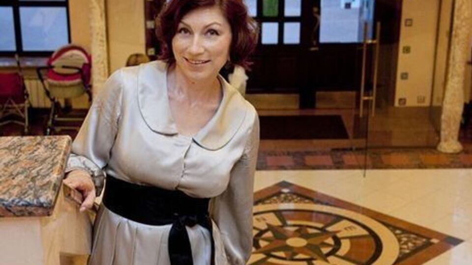 Сябитова: Это снаружи и внутри гостевого дома. Не успела покрасить дом, начались холода. Но Новый год я буду встречать на своей земле и в своем доме