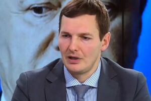 По словам Енина, судьи, участвовавшие в досудебном расследовании, не смогут рассматривать это дело позже