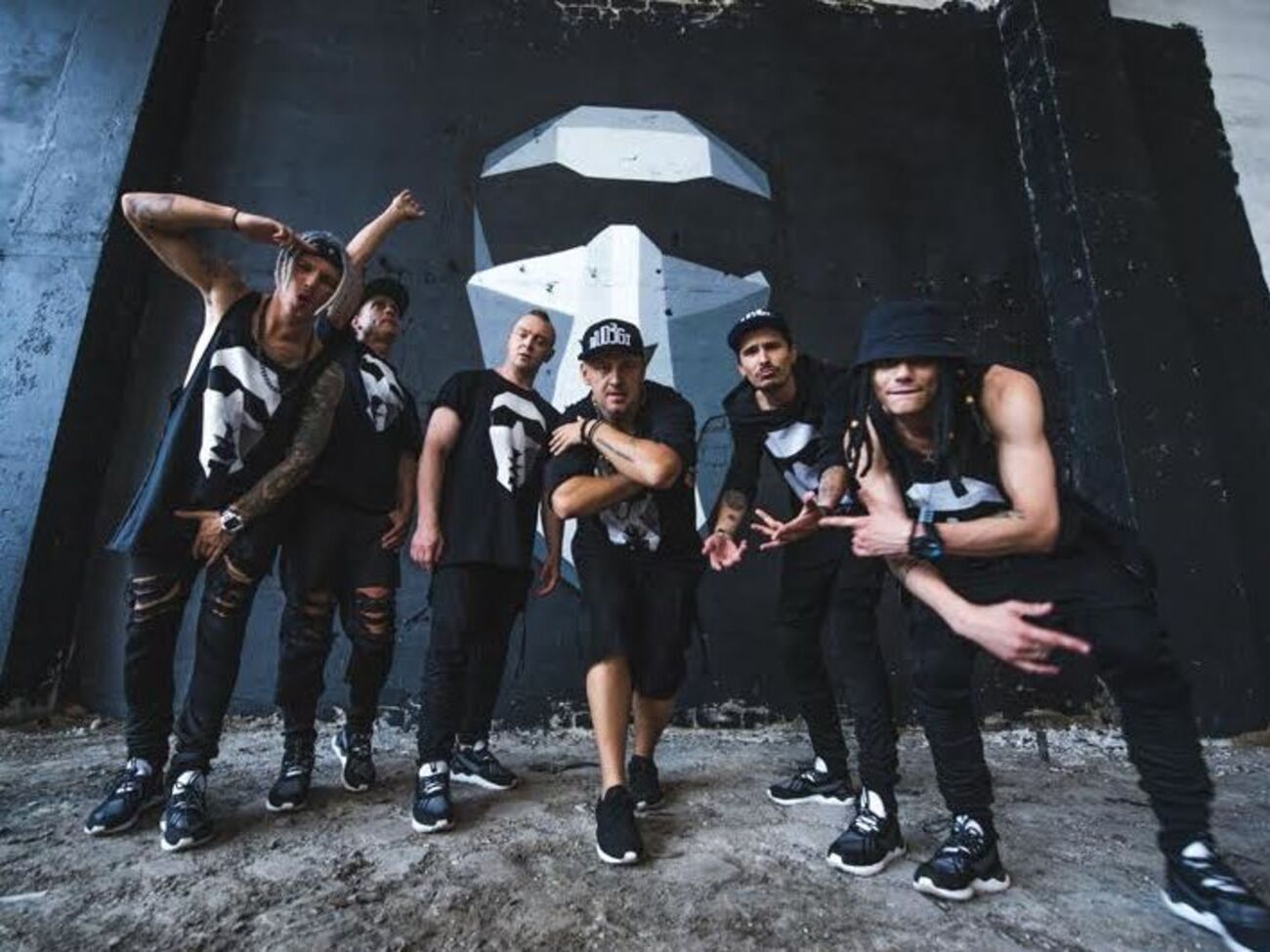 Клип "Полицаи" снят в стиле немецких сериалов 1990-х годов