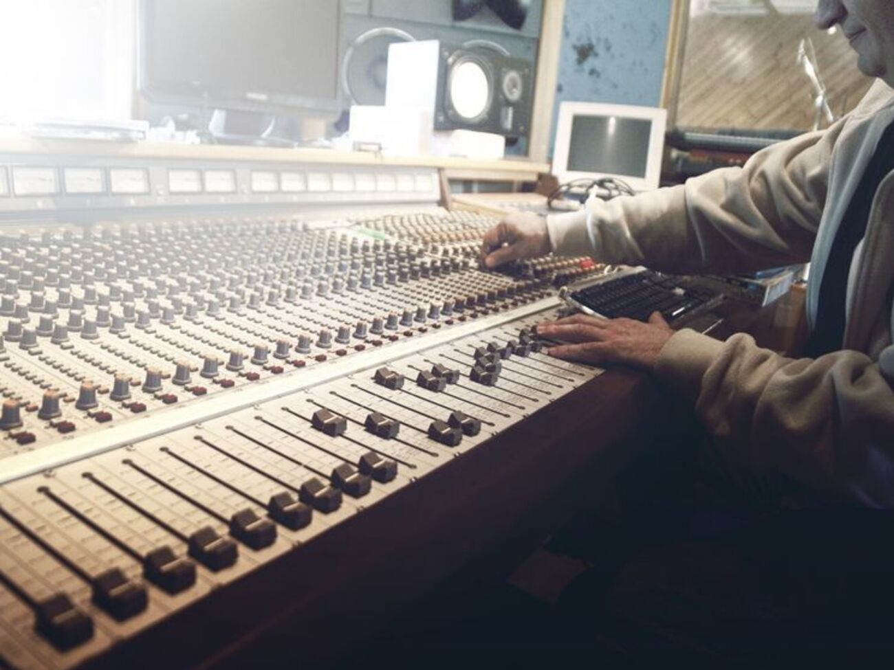 Закон о квотах украинских песен на радио начал действовать