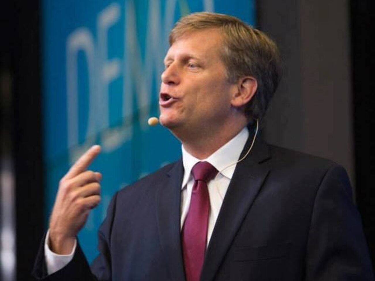 Макфол рассказал о политике Клинтон в отношении России в случае победы на выборах в США