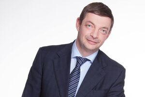 Олег Гороховский: Вот я удивляюсь, люди за iPhone фамилии меняют на Айфон Сим, а тут всю жизнь ходишь с фамилией, одно произношение которой у большинства людей вызывает отвращение, и ничего