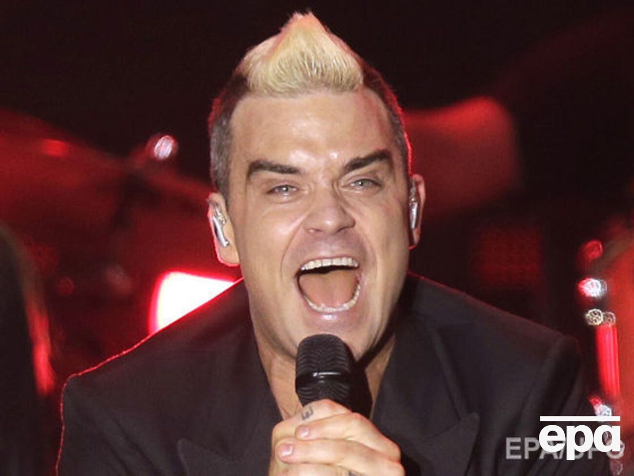 Уильямс обнажился для фотосъемки