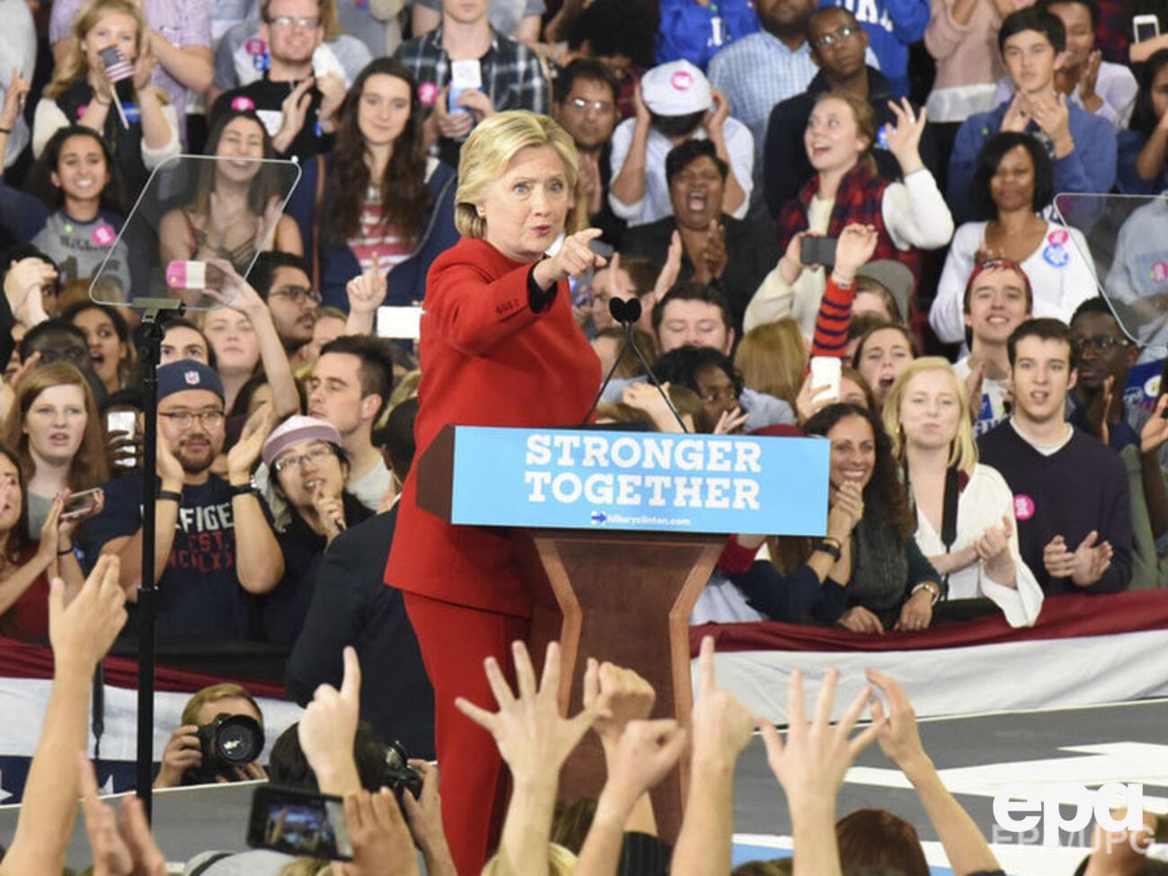 Избирателей Клинтон пытаются обмануть, чтобы те не пришли голосовать на участок