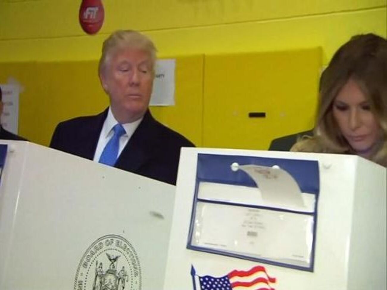 Трамп подсматривал, как проголосовала его жена