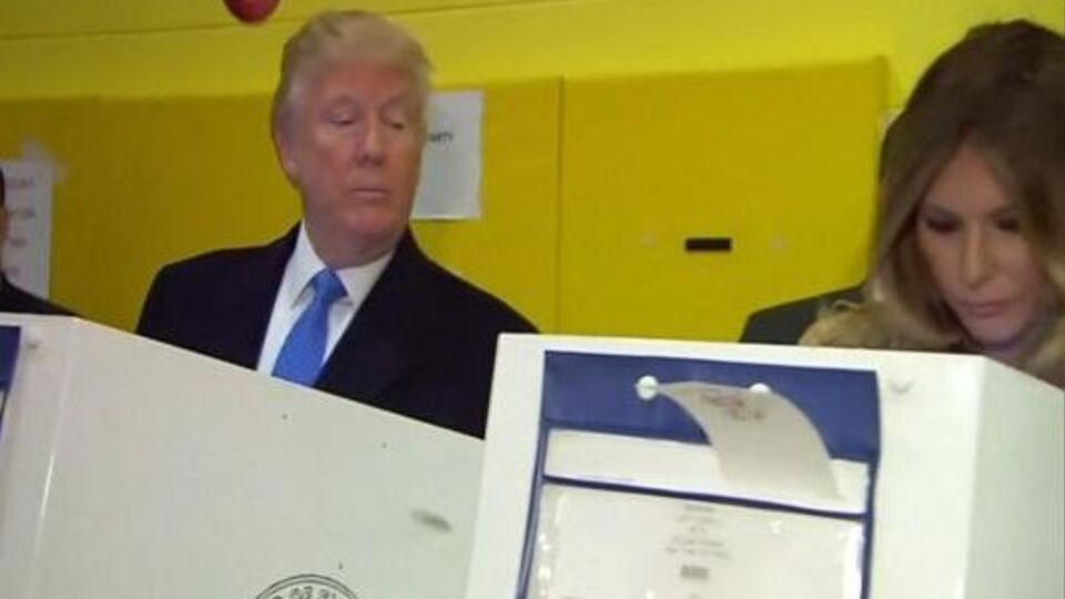 Трамп подсматривал, как проголосовала его жена