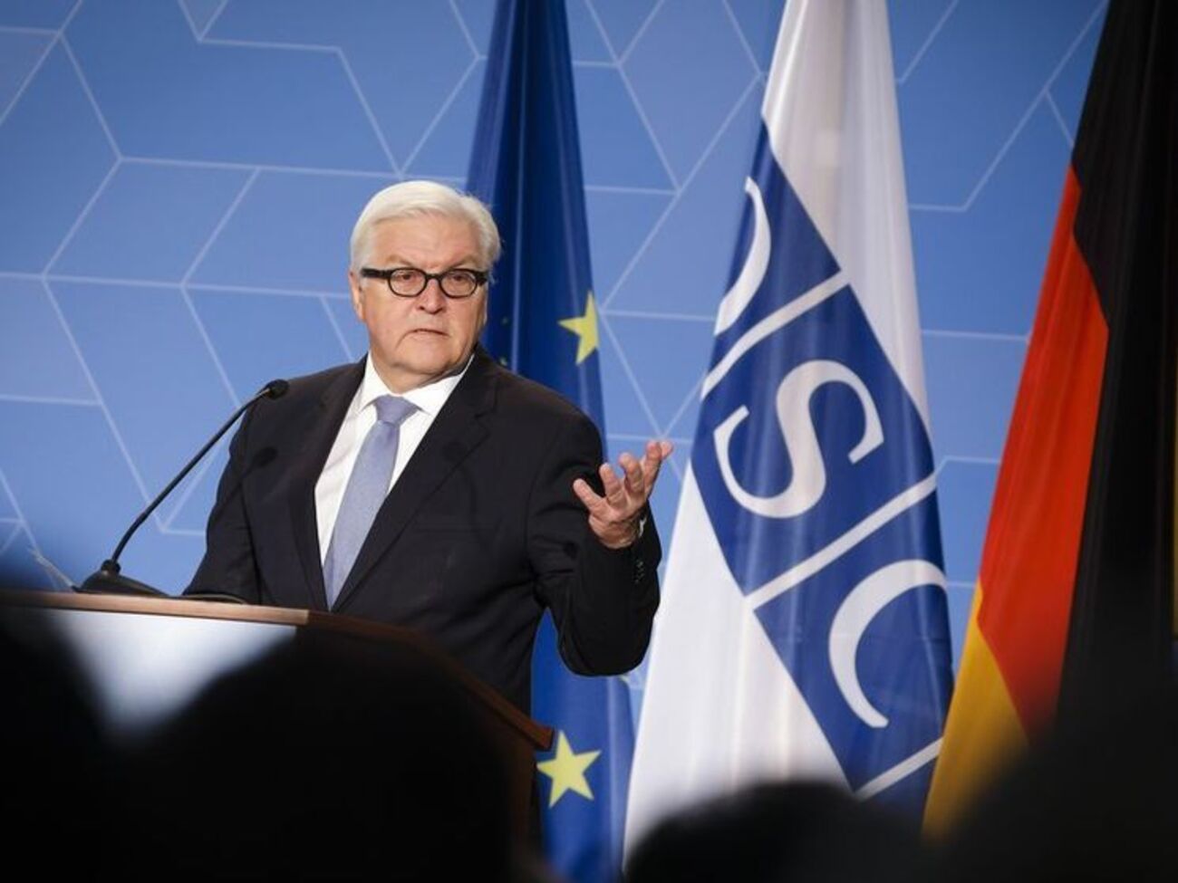 Штайнмайер надеется, что новый президент США не создаст раскол в международной политике