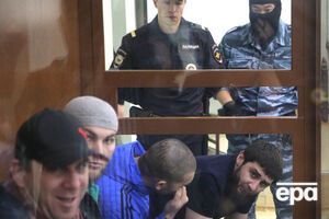 На скамье подсудимых находится пять человек