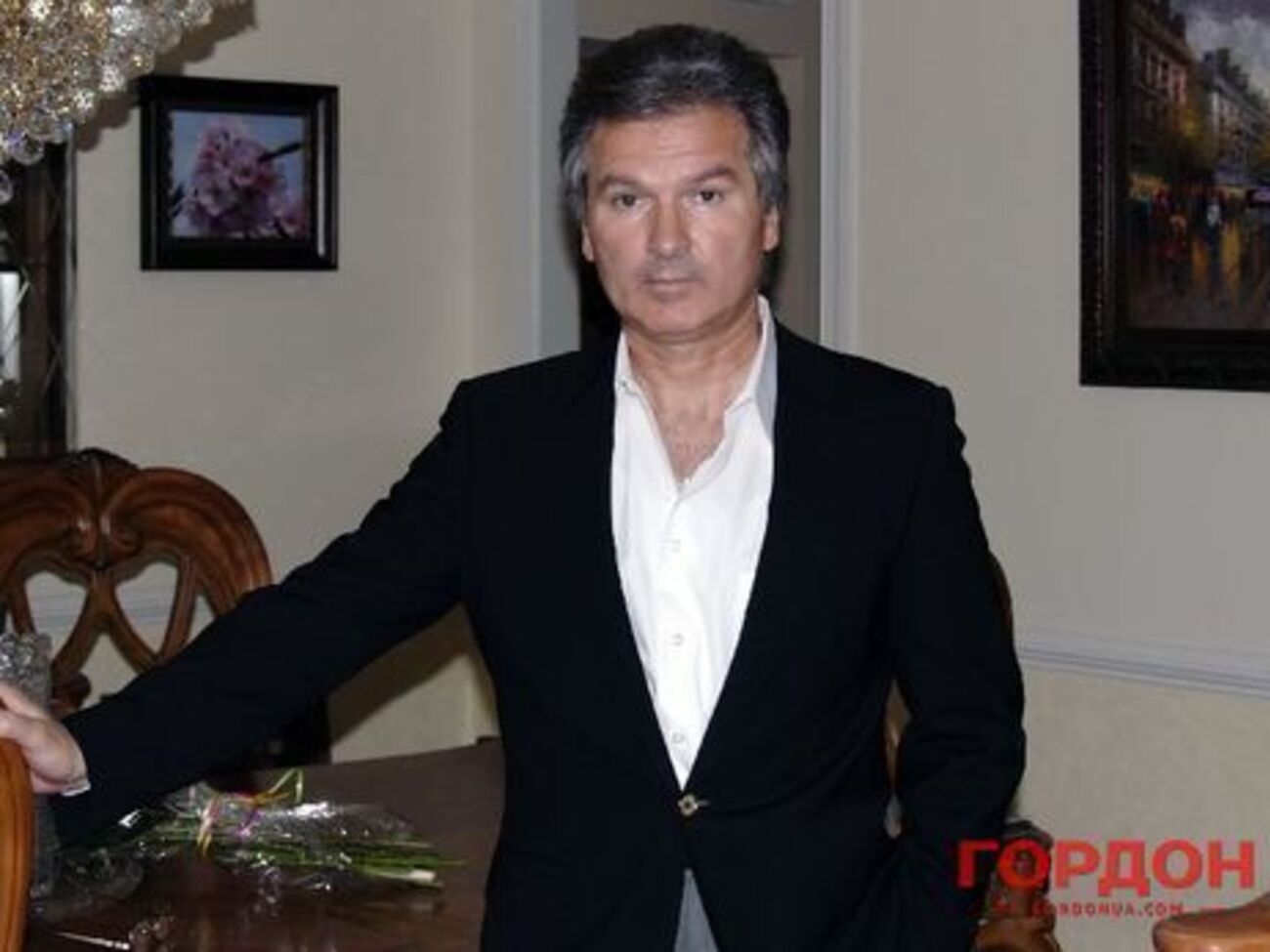 Юрий Швец: Патриоты проливают кровь на фронте, военное руководство превращает украинских солдат в пушечное мясо, а кто-то в Киеве продолжает пилить бабки