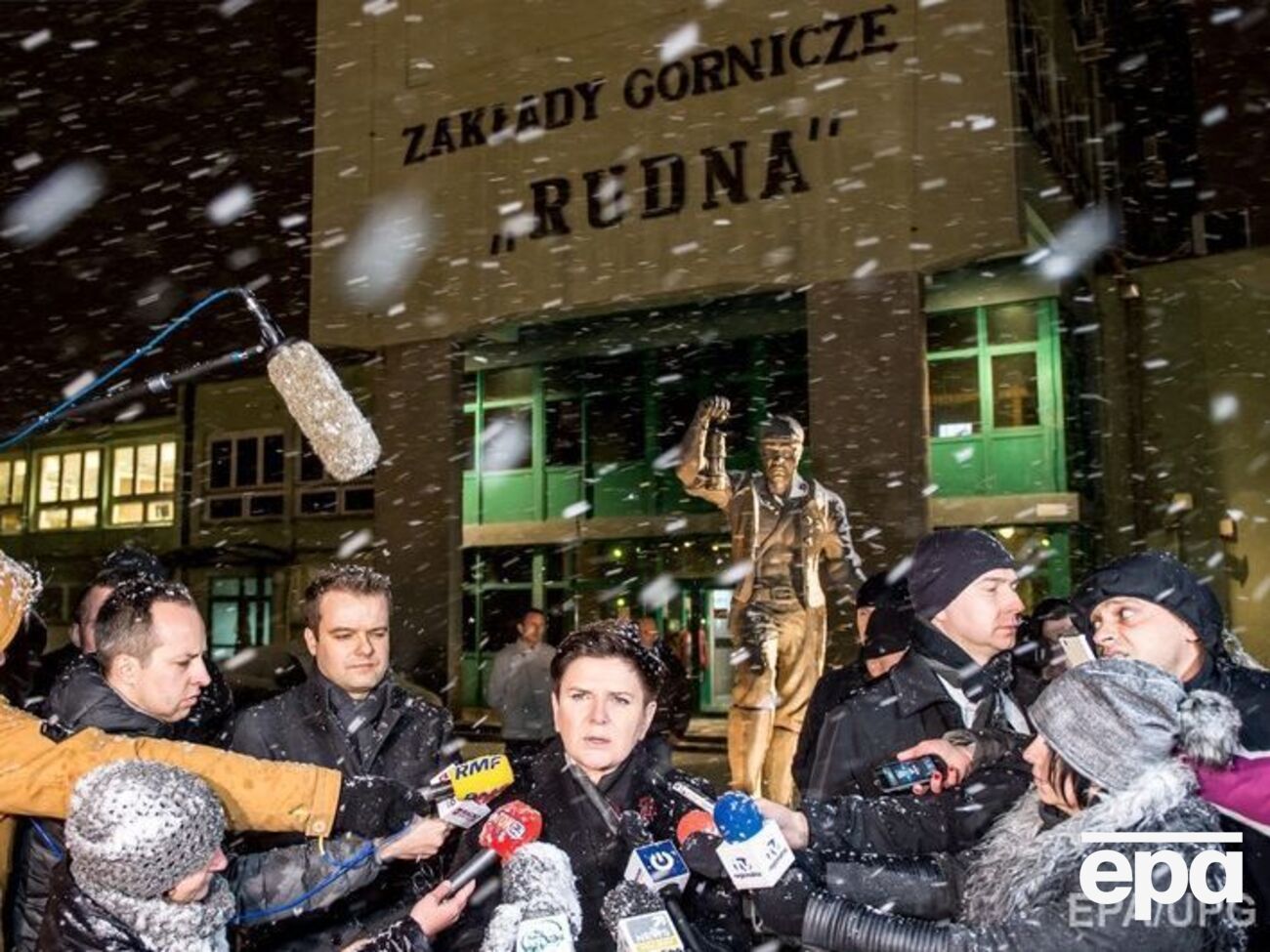 Премьер-министр Польши Беата Шидло сообщает подробности землетрясения на шахте