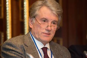 Виктор Ющенко: Этот "шатун" ослабляет нас, начиная от церкви, языка, героев, нашей культуры