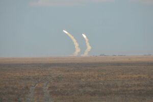 Запуски ракет ПВО на полигоне в Херсонской области