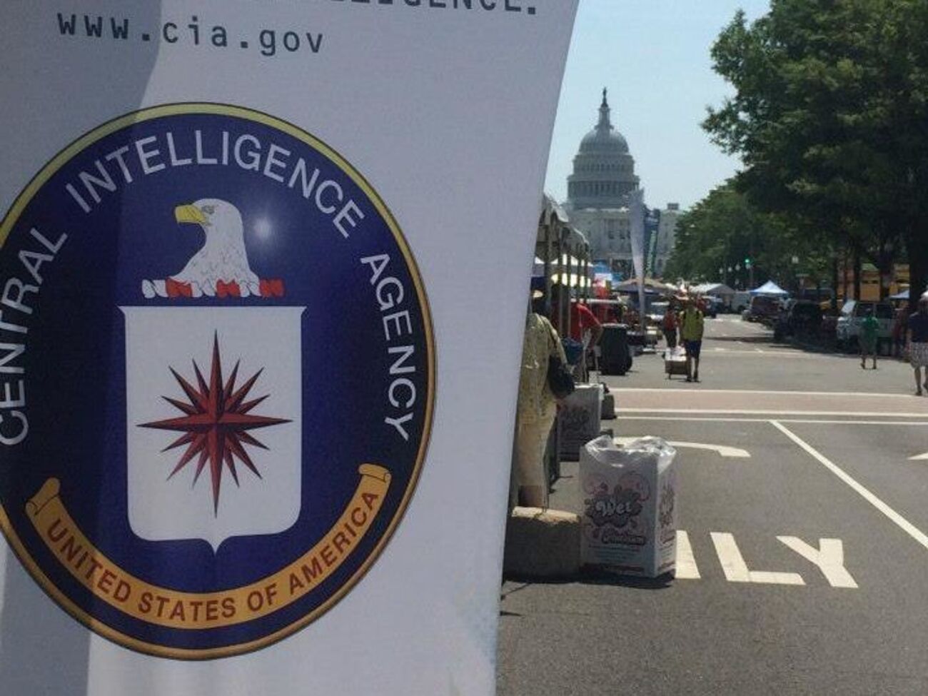 По данным ЦРУ, Россия вмешивалась в президентские выборы в США в 2016 году