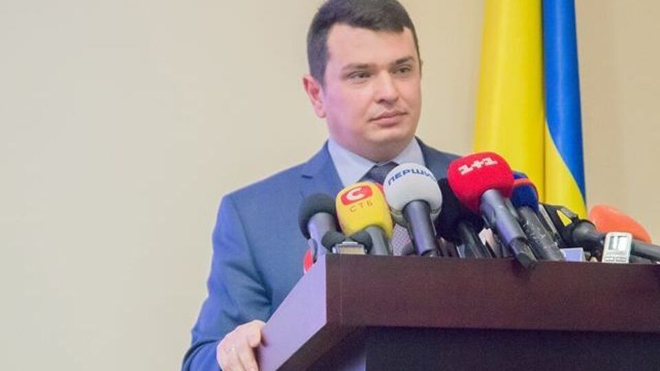 Сытник: Мы точно знаем, что у Онищенко не один паспорт