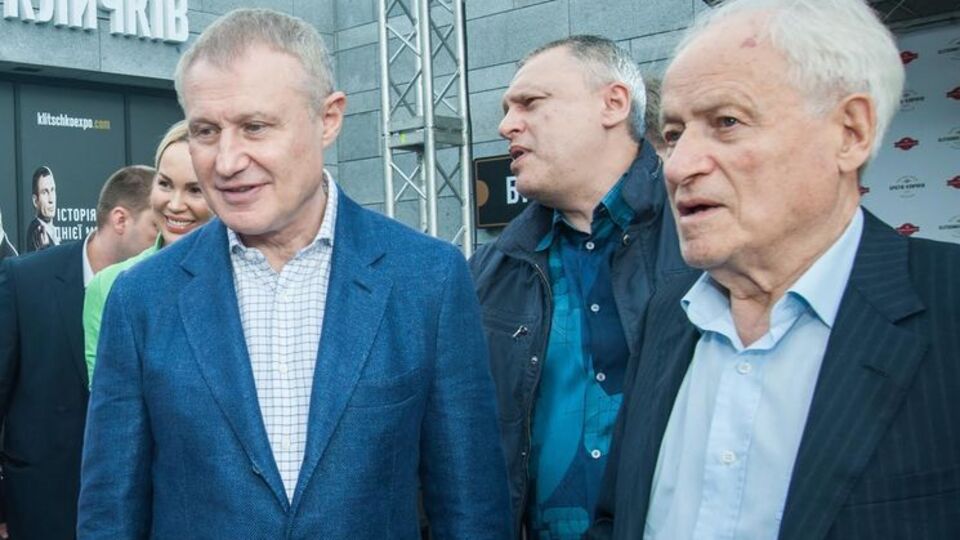 Михаил Суркис (справа): Главное – не залеживаться. Это раньше врачи рекомендовали: лежать, лежать. А сейчас другое: надо больше двигаться