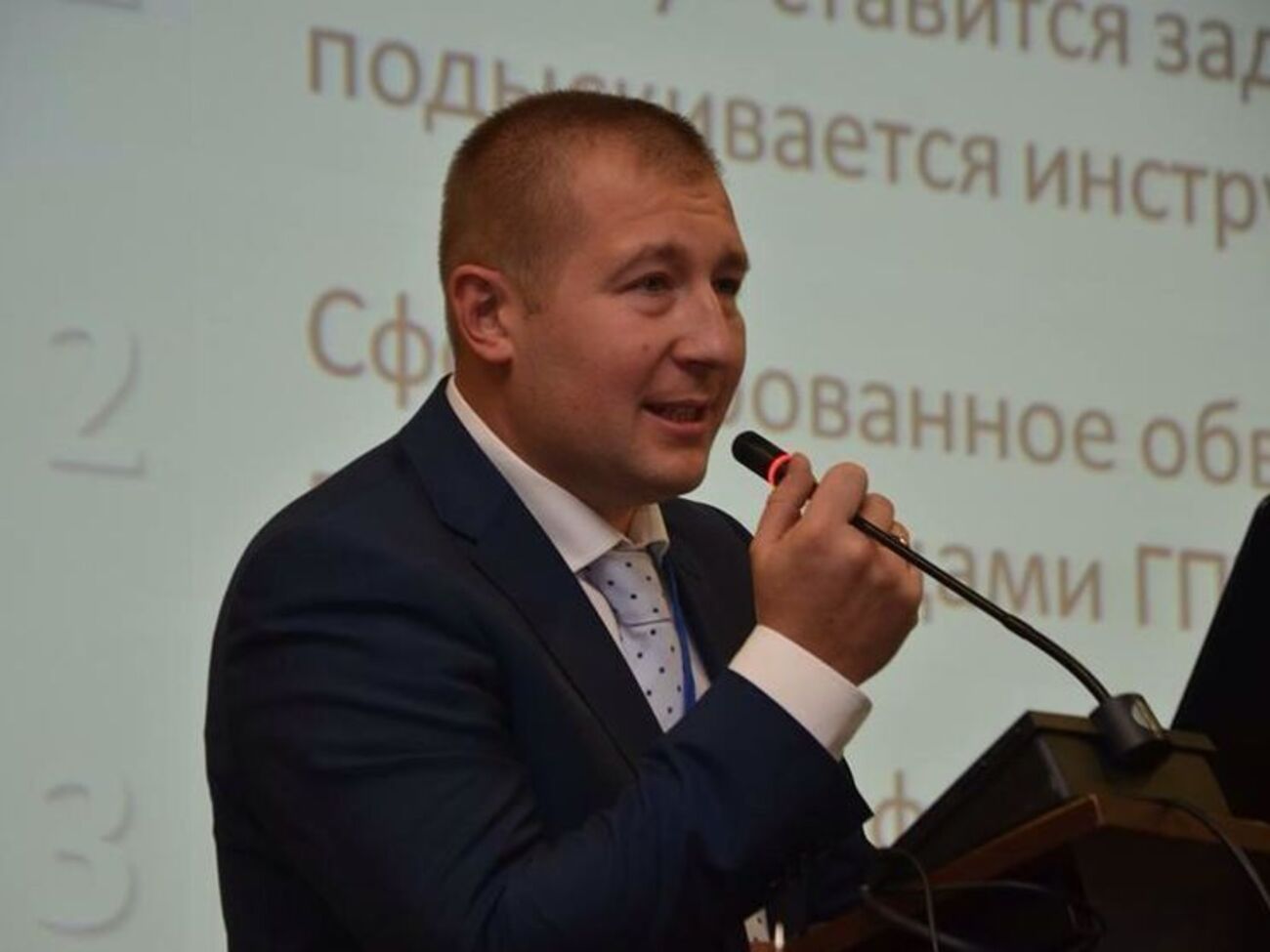 Сердюк:&nbsp;Я не понимаю, как можно вручать какие-то документы, которые содержат тайну следствия, лицам, которых следователи не считают представителями Януковича